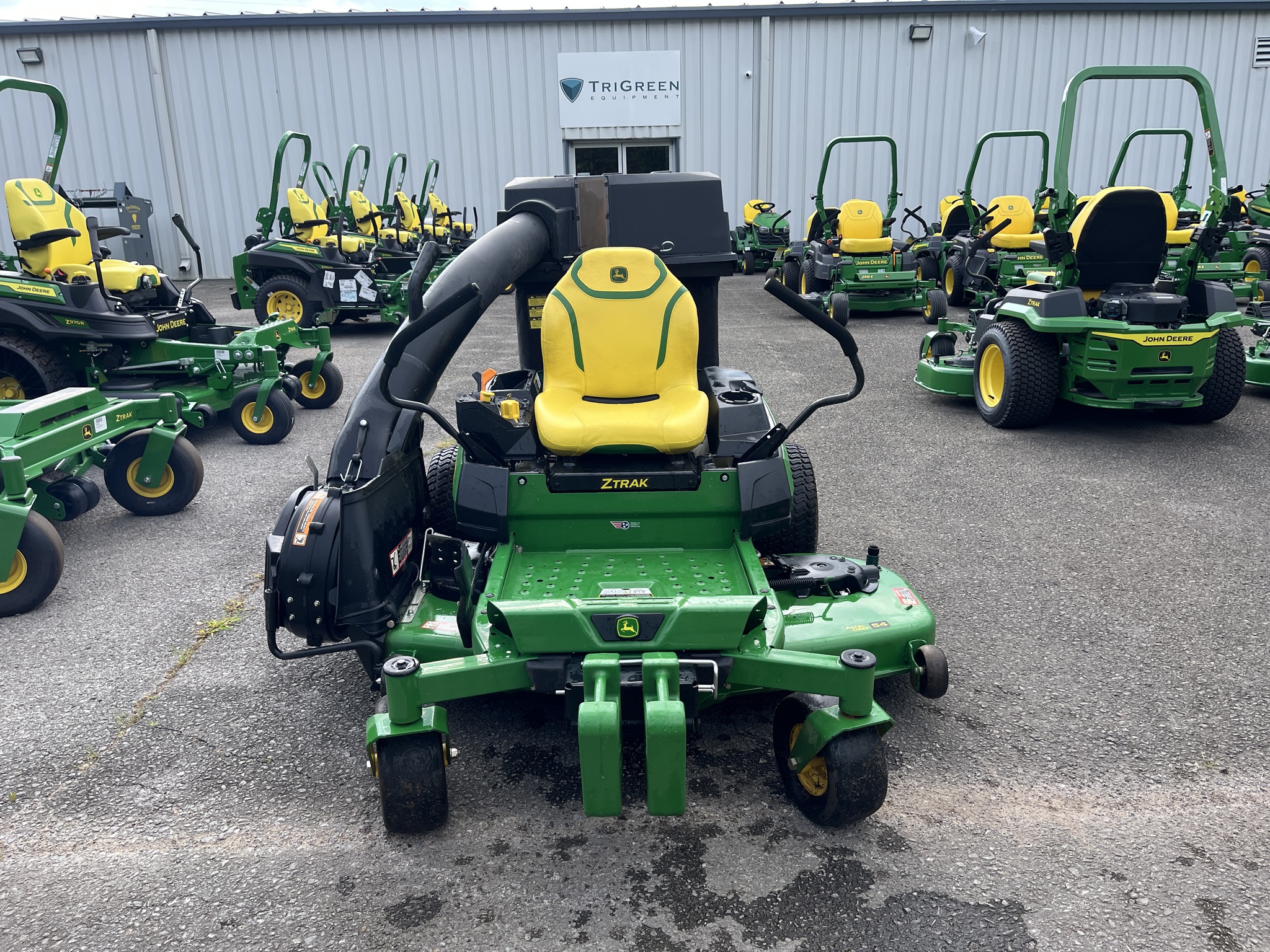 2023 John Deere Z330M