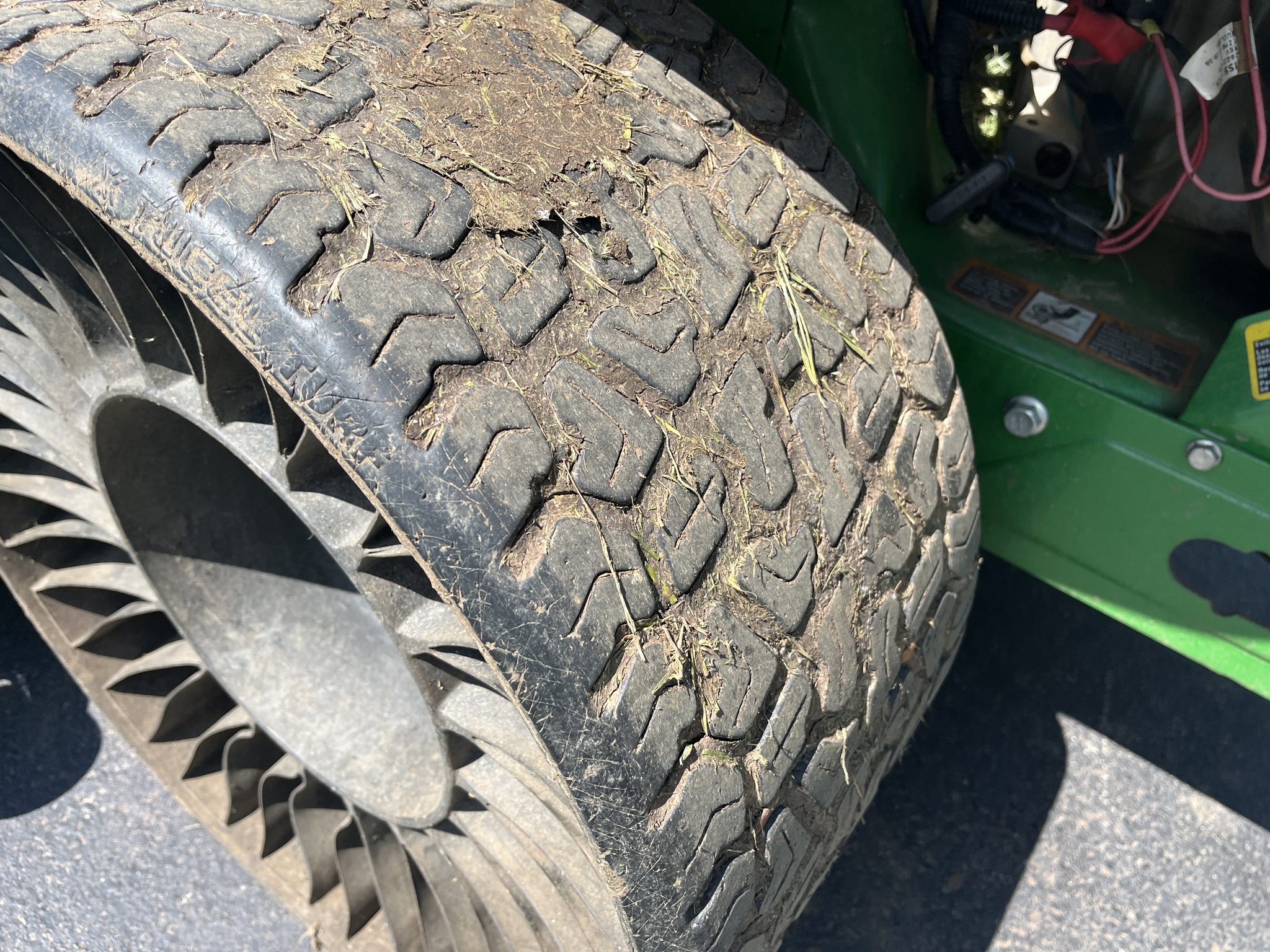  2017 John Deere Z970R at Heritage Tractor in Adrian, MO