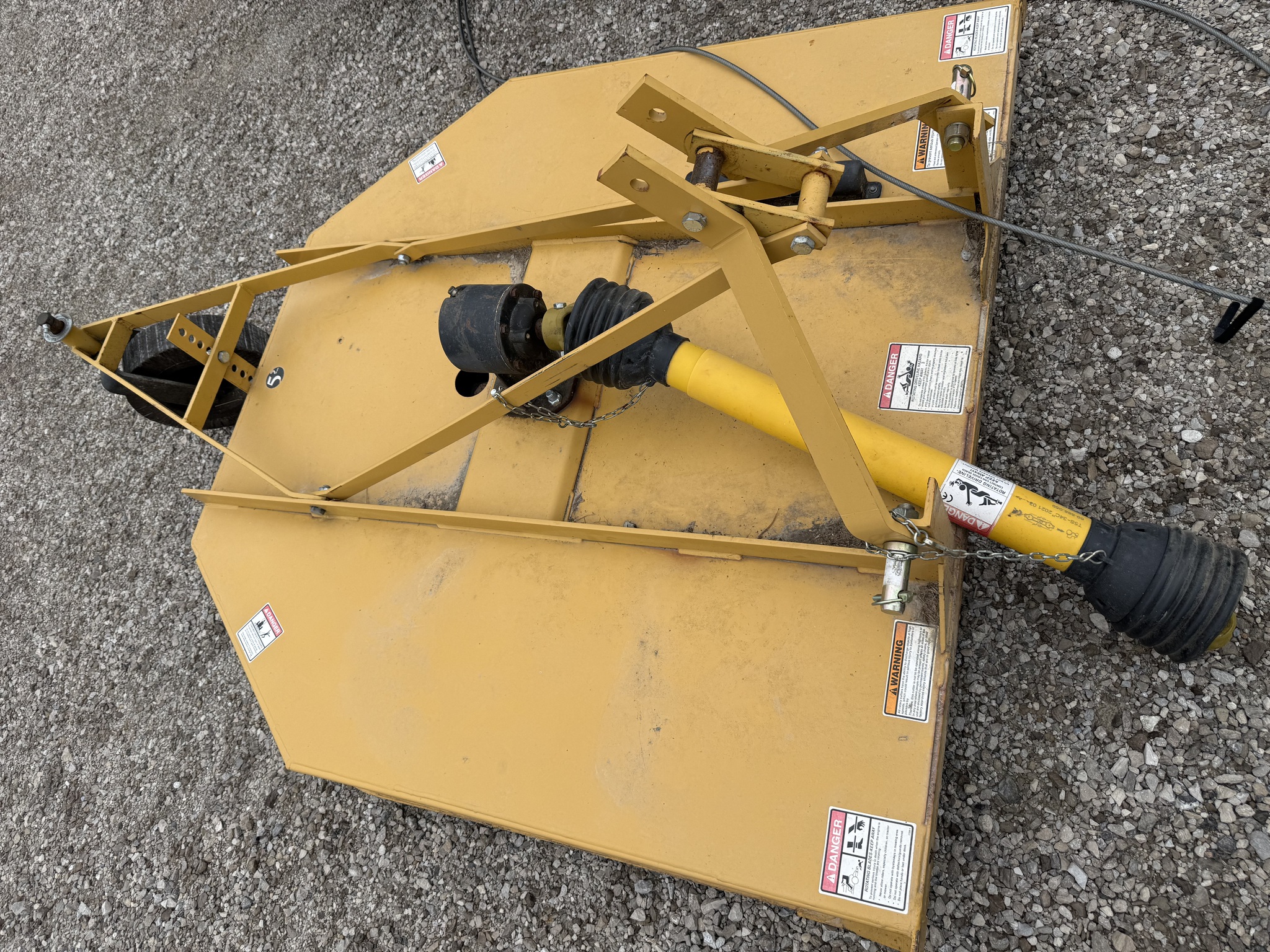 2022 John Deere 3033R Image 16