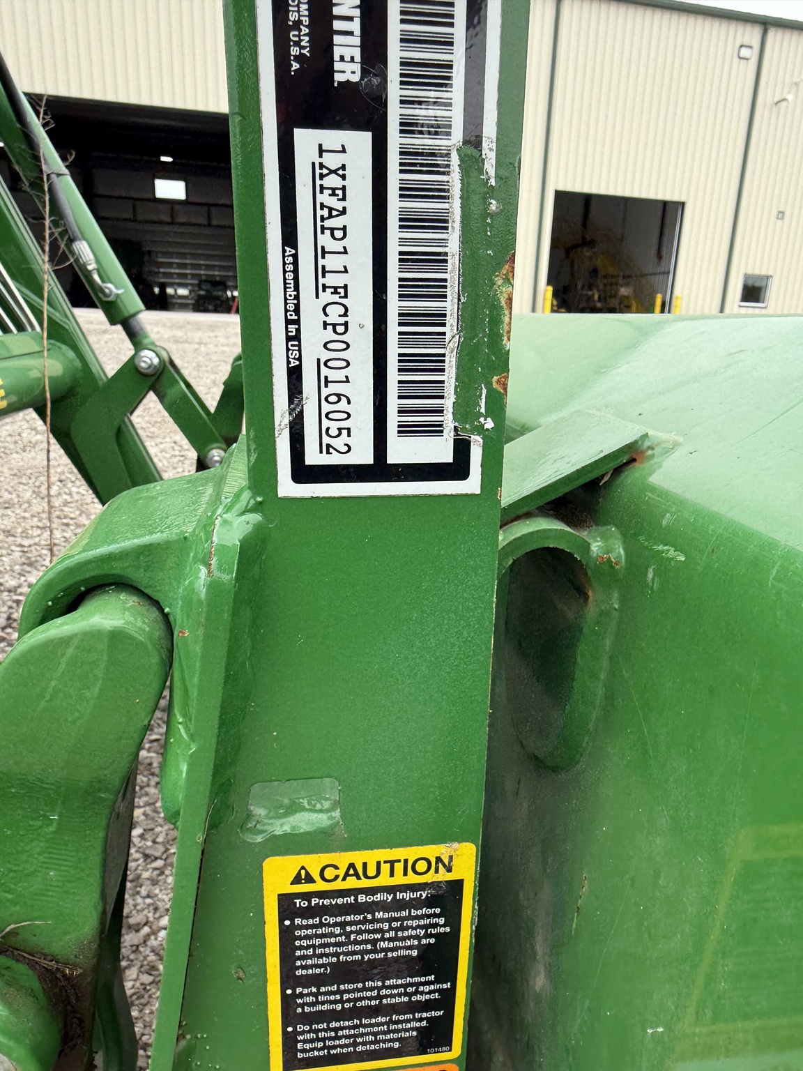 2022 John Deere 3033R Image 11