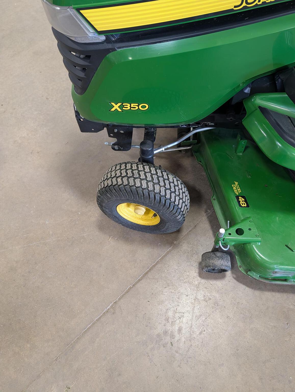 2024 John Deere X350 Image 6