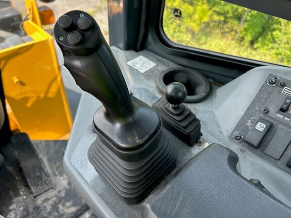 2025 John Deere 644 G