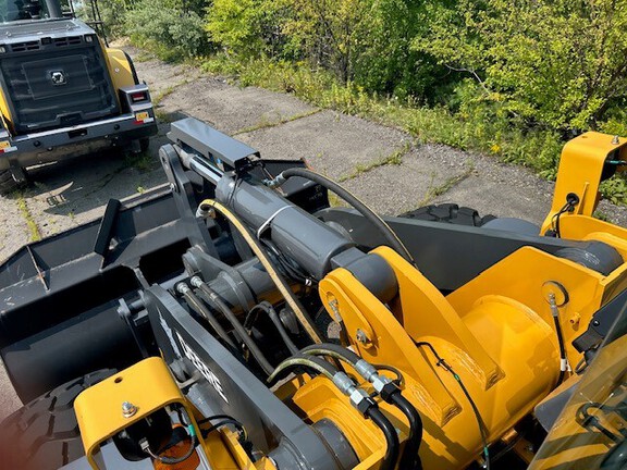 2025 John Deere 644 G