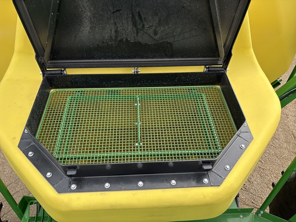 Used 2025 John Deere C850T Air Carts at Horizon Ag & Turf in Lloydminster, AB - Photo12