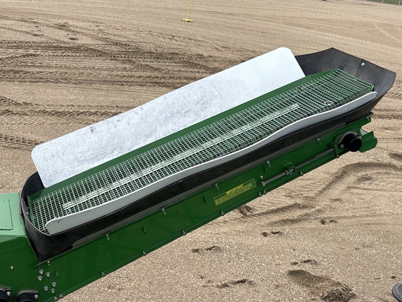 Used 2025 John Deere C850T Air Carts at Horizon Ag & Turf in Lloydminster, AB - Photo5