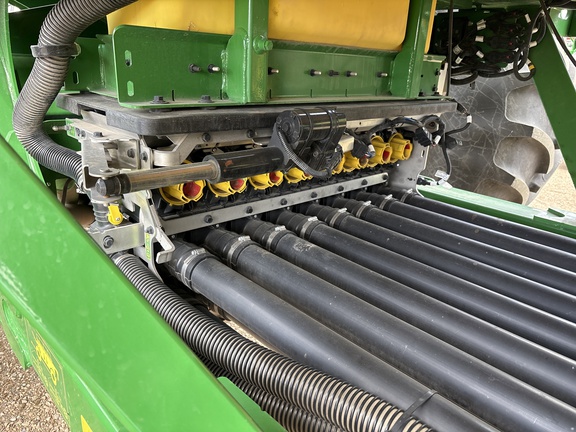 Used 2025 John Deere C850T Air Carts at Horizon Ag & Turf in Lloydminster, AB - Photo10