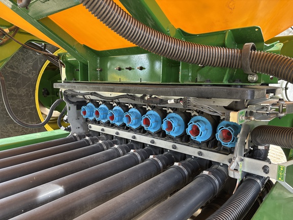 Used 2025 John Deere C850T Air Carts at Horizon Ag & Turf in Lloydminster, AB - Photo11