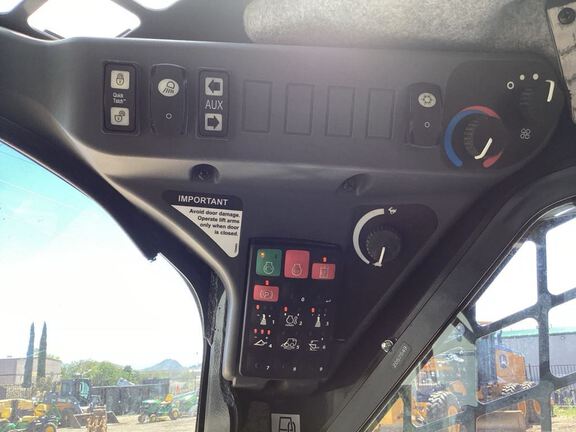 2024 John Deere 320G