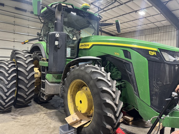  John Deere 8R 370