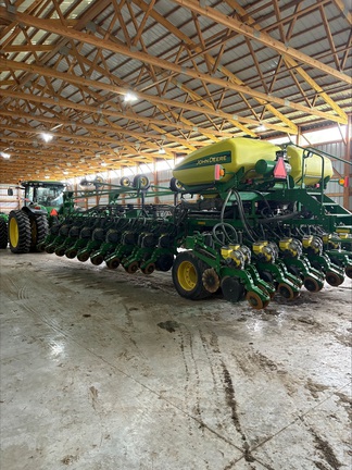 2011 John-Deere DB60