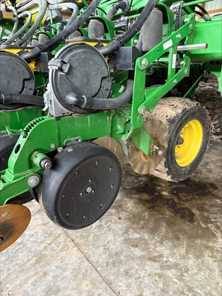 2011 John-Deere DB60