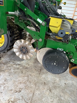 2011 John-Deere DB60