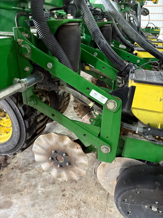 2011 John-Deere DB60