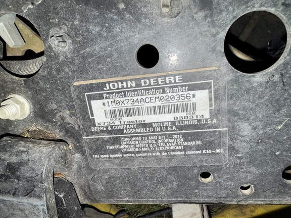 2014 John Deere X734 - Photo12