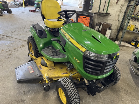 2014 John Deere X734 - Photo11