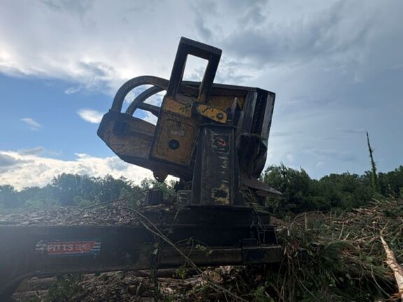 2016 John Deere 437E