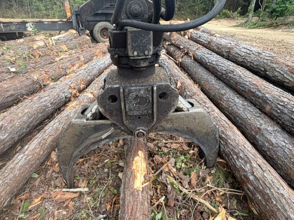 2016 John Deere 437E