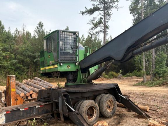 2016 John Deere 437E