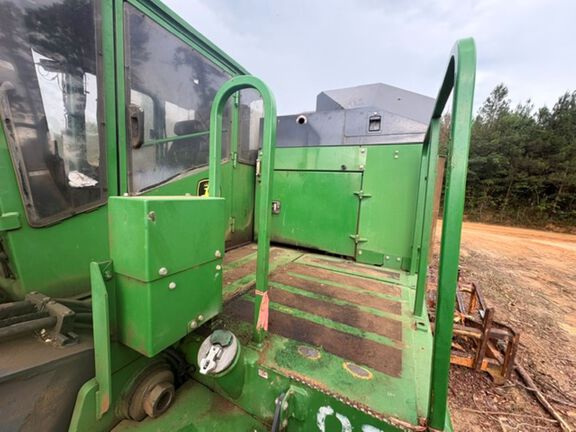 2016 John Deere 437E