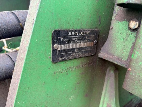 2016 John Deere 437E