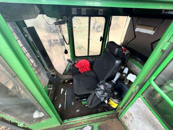 2016 John Deere 437E
