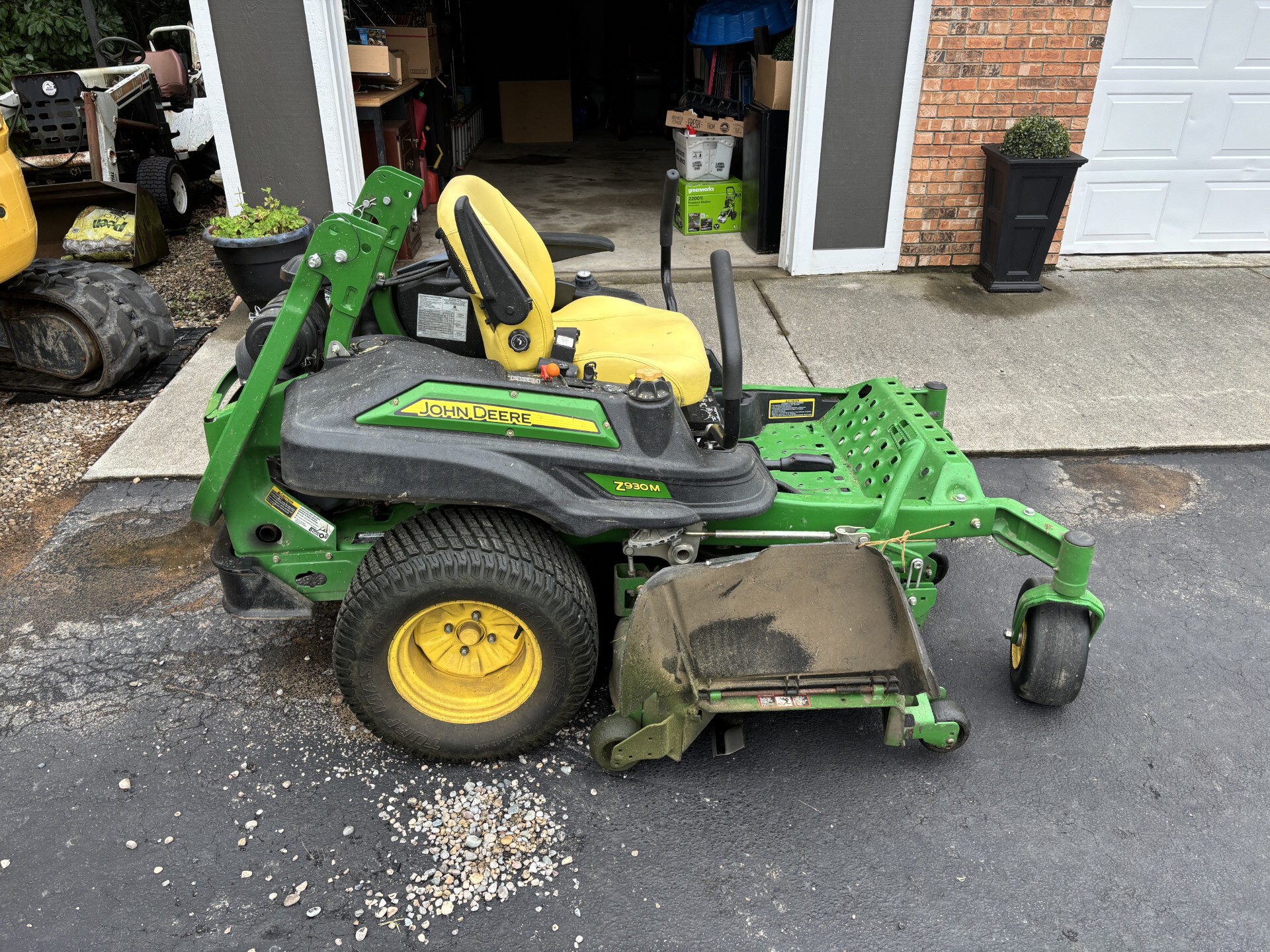 Used 2013 John Deere Z930M Zero Turn Mowers at Koenig Equipment in Germantown, OH - PhotoXL4