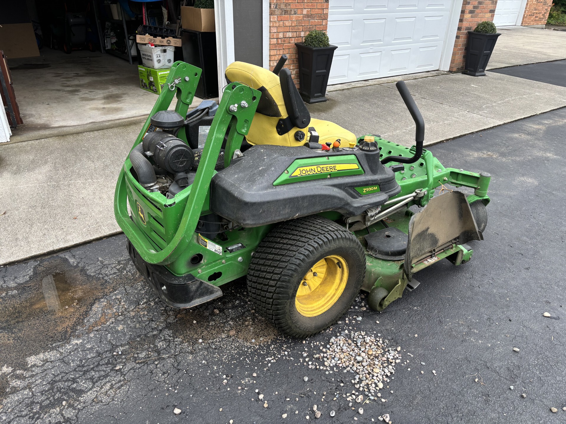 Used 2013 John Deere Z930M Zero Turn Mowers at Koenig Equipment in Germantown, OH - PhotoXL5