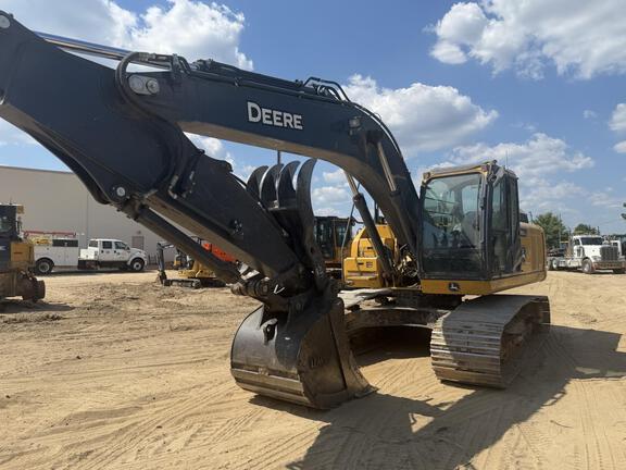 2023 John Deere 210G LC