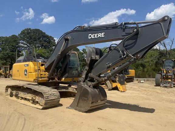 2023 John Deere 210G LC