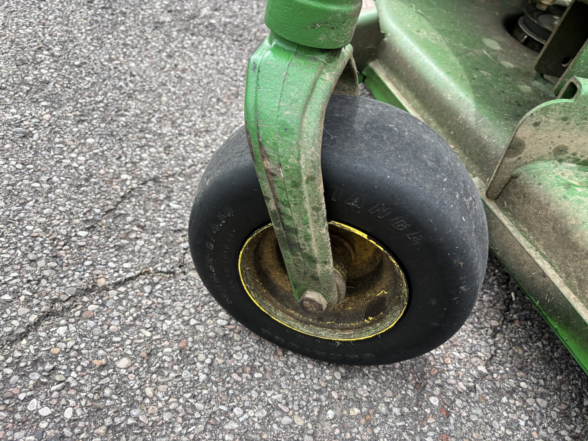 Used 2019 John Deere Z950M Zero Turn Mowers at Koenig Equipment in Germantown, OH - PhotoXL8