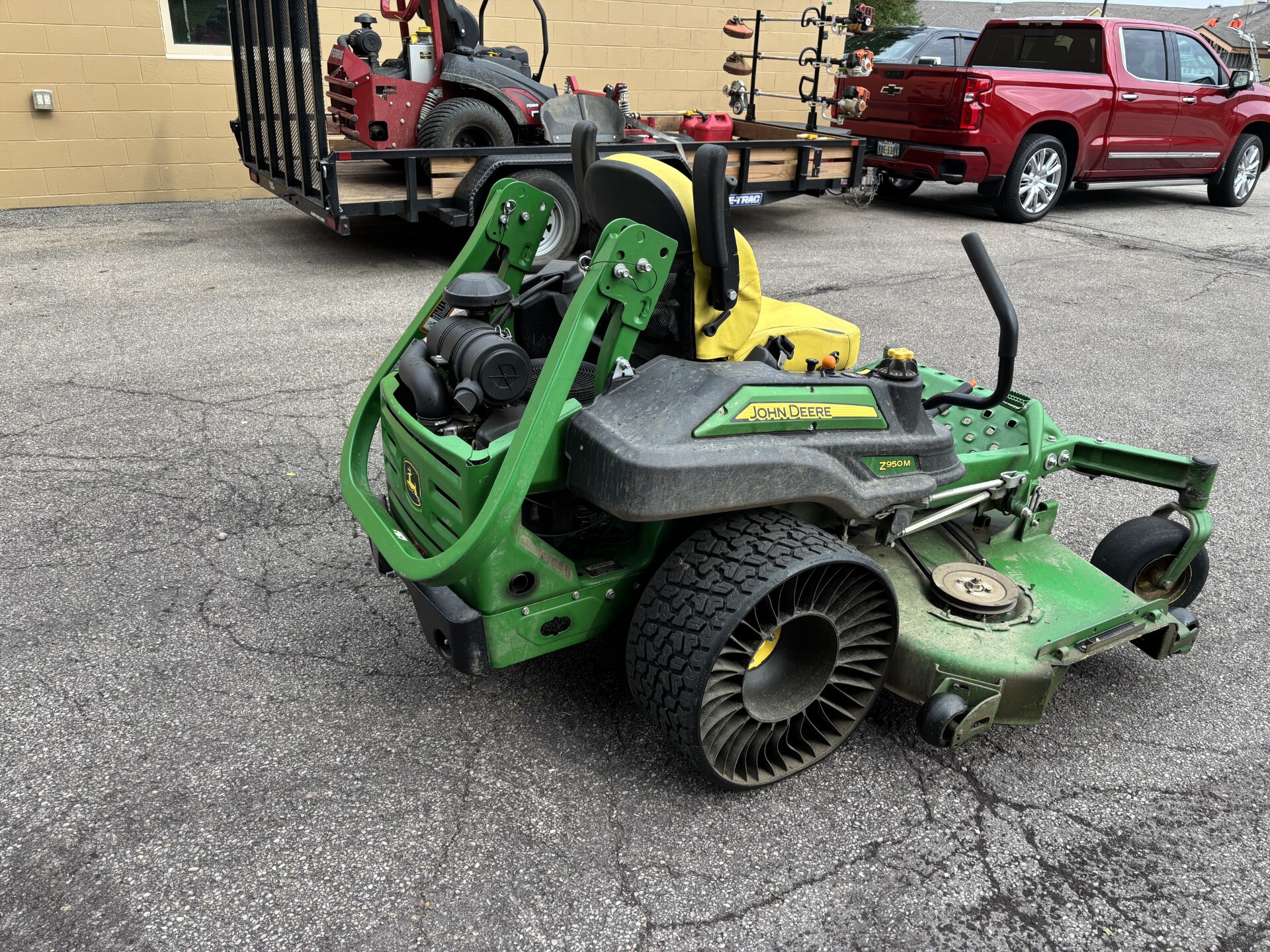 Used 2019 John Deere Z950M Zero Turn Mowers at Koenig Equipment in Germantown, OH - PhotoXL15