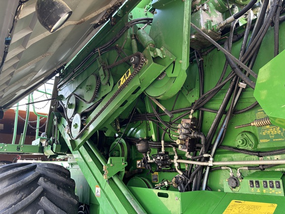2009 John Deere T670