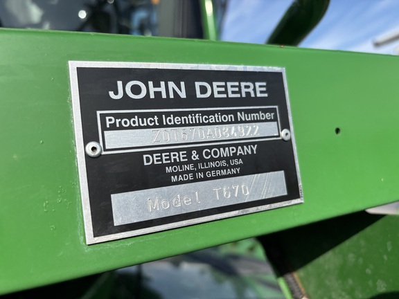 2009 John Deere T670