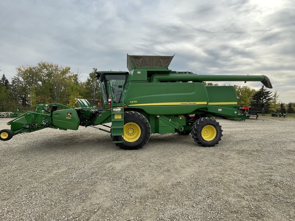 2009 John Deere T670