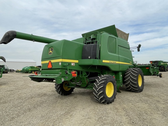2009 John Deere T670