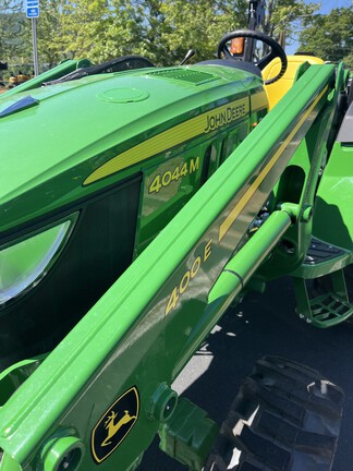 2026 John Deere 4044M-7