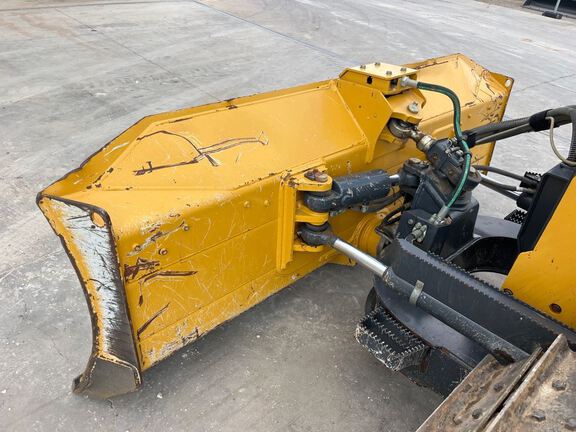 2023 John Deere 450 P-Tier