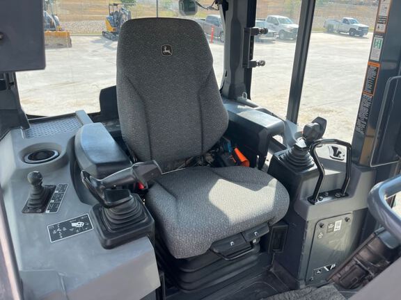 2023 John Deere 450 P-Tier