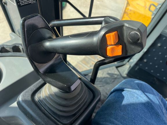 2023 John Deere 450 P-Tier