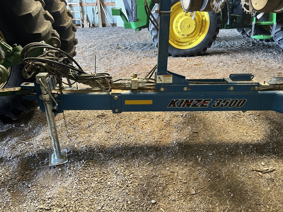 Used 2014 Kinze 3500 Planters: Drawn at Koenig Equipment in Urbana, OH - Photo6
