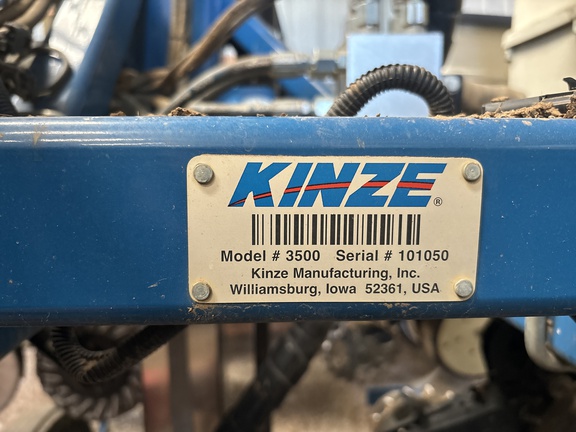 Used 2014 Kinze 3500 Planters: Drawn at Koenig Equipment in Urbana, OH - Photo19