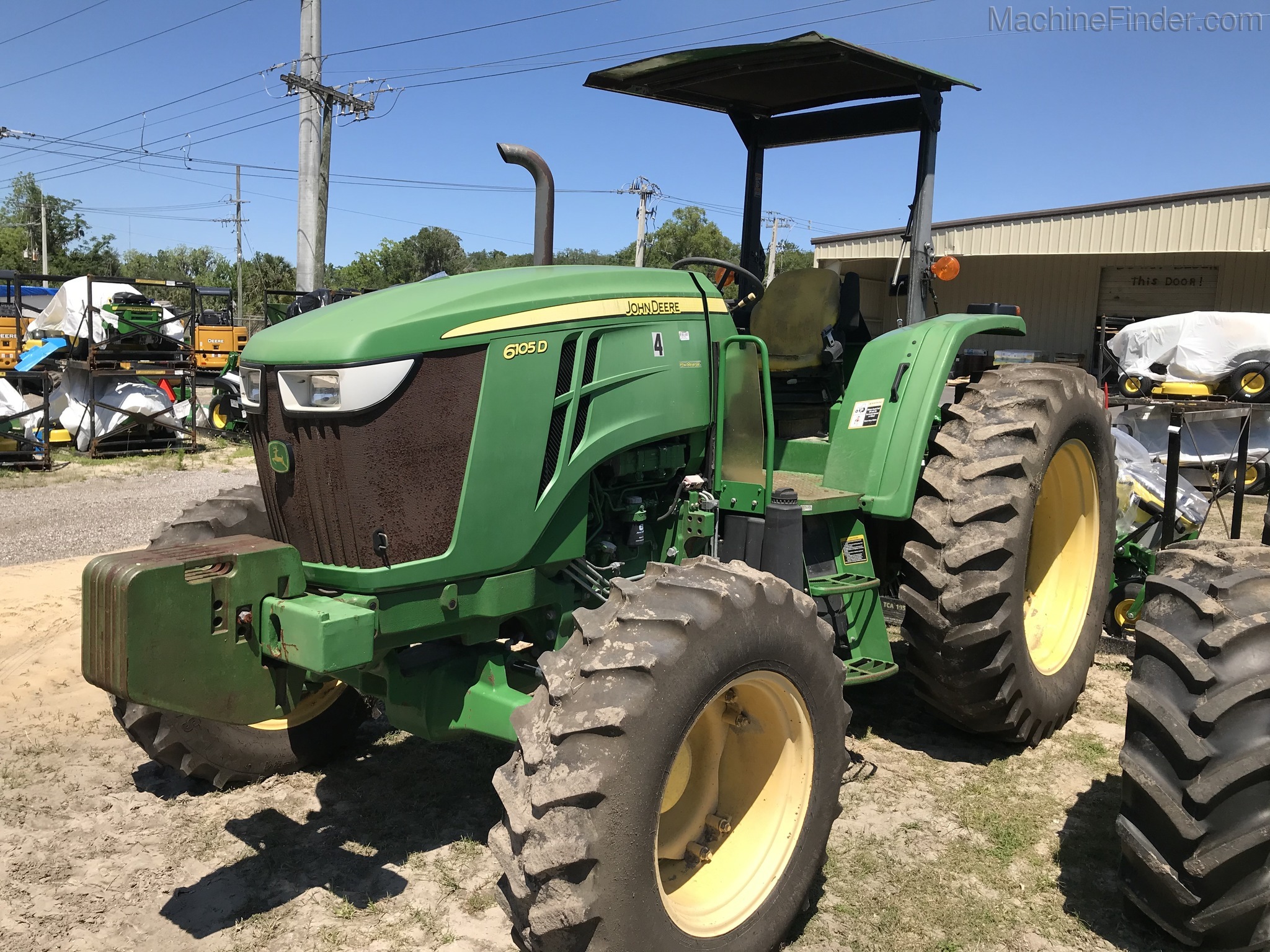 2013 John Deere 6105D Image 2