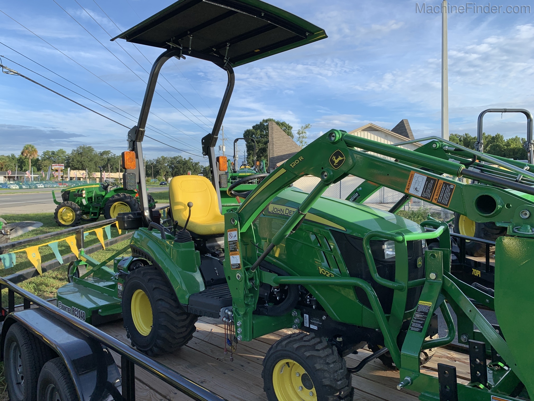 2020 John Deere 1023E Image 8