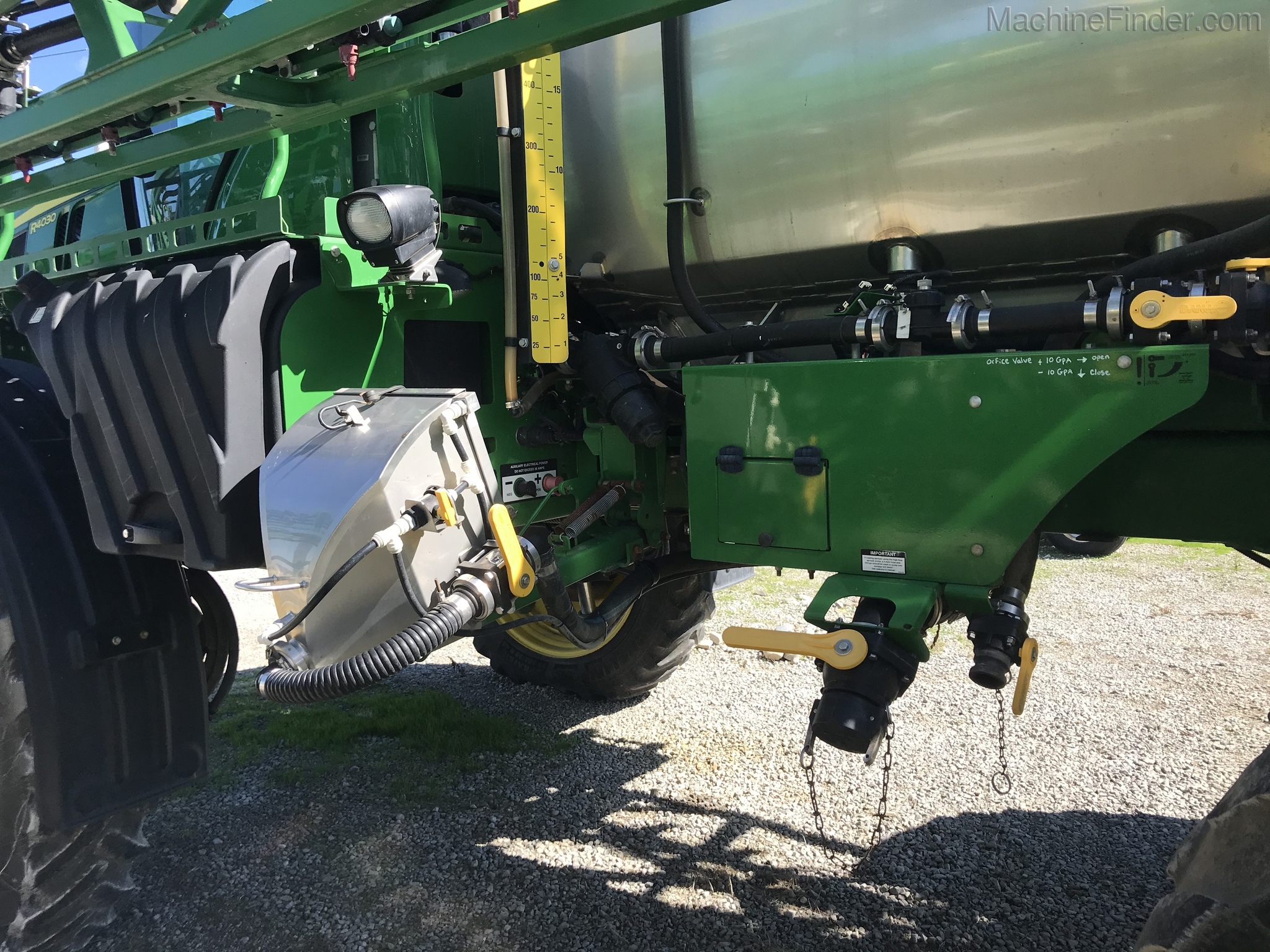 2016 John Deere R4030 Image 26
