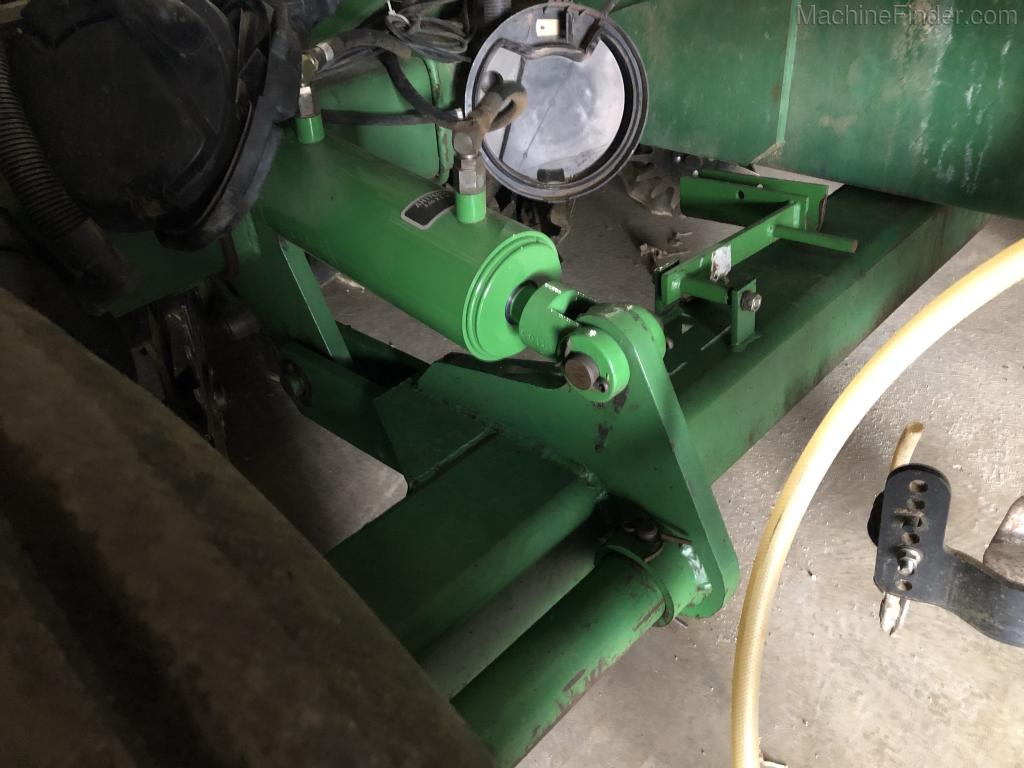 1987 John Deere 7240 Image 23