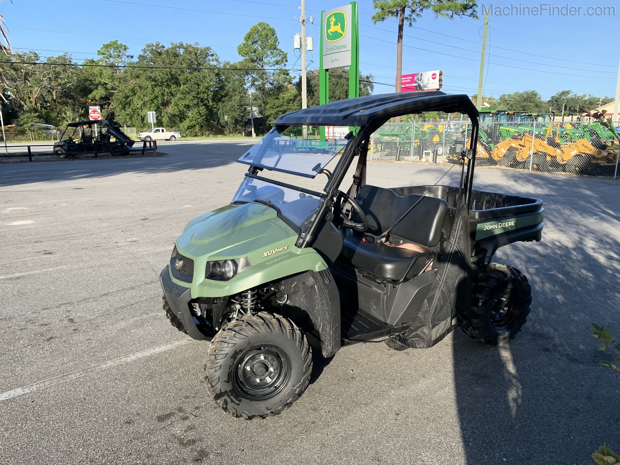 2021 John Deere 590E Image 1