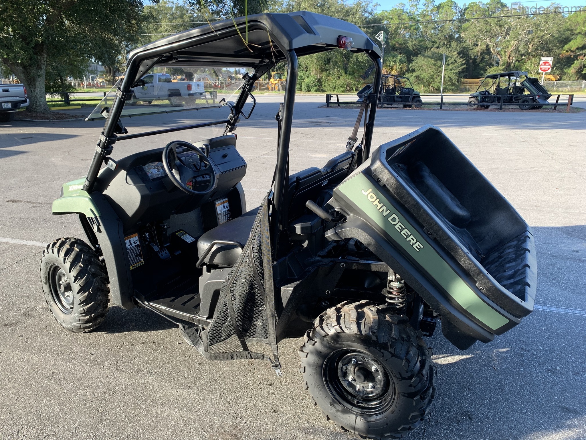 2021 John Deere 590E Image 5