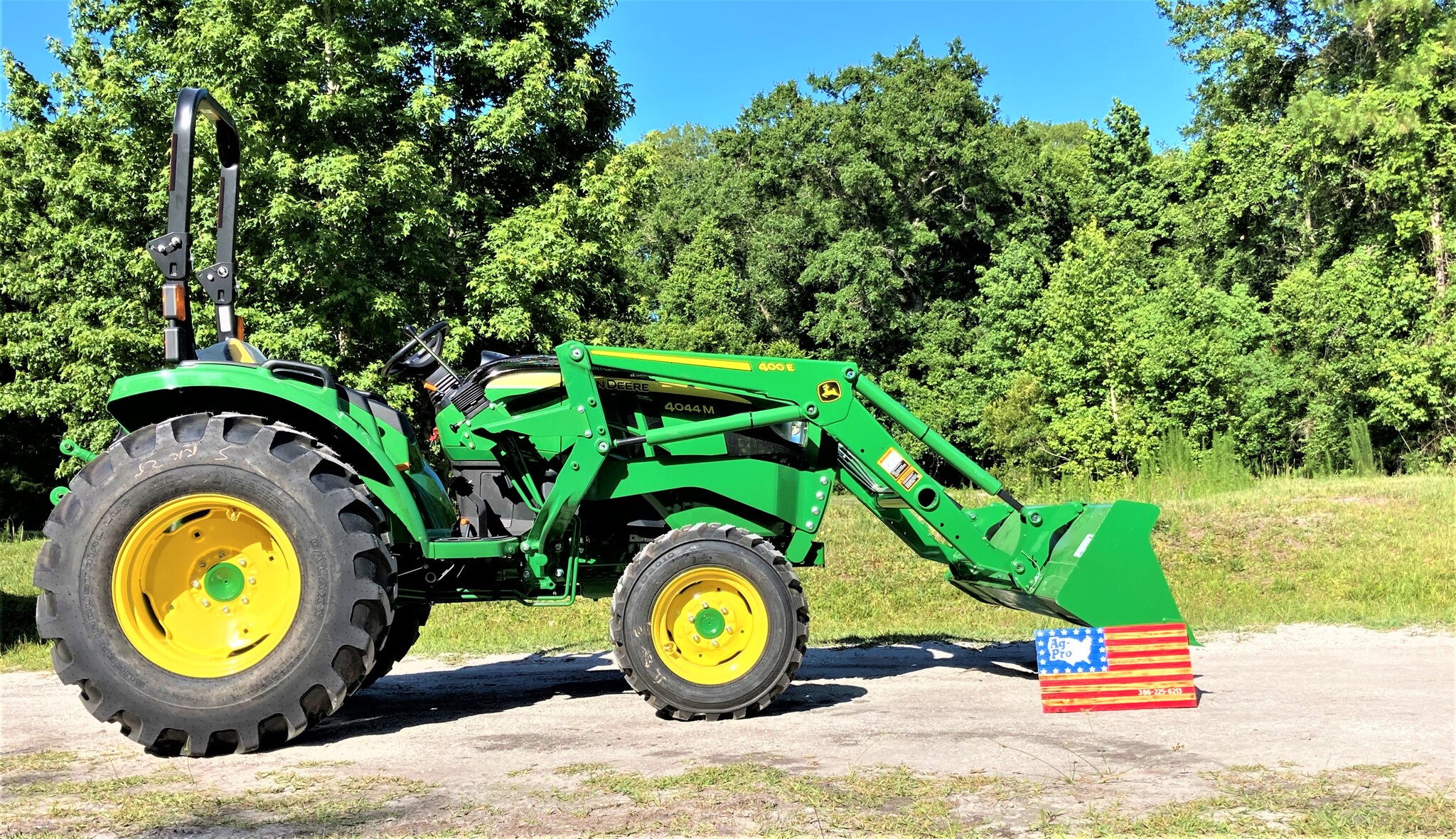 2023 John Deere 4044M Image 7