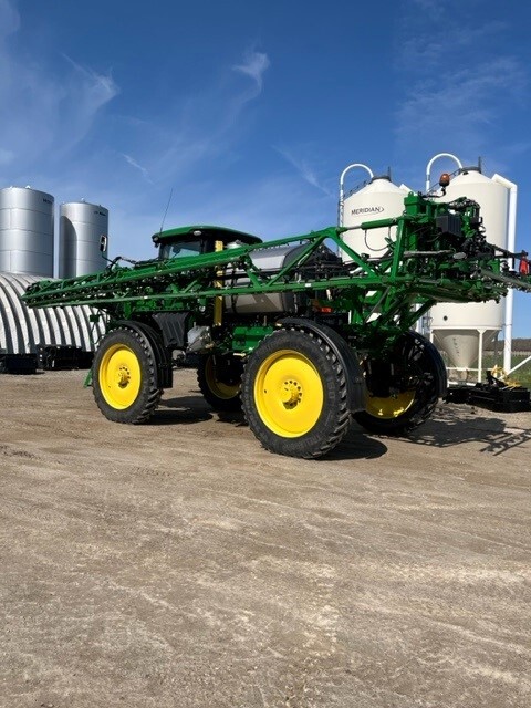 2018 John Deere R4038 Image 1