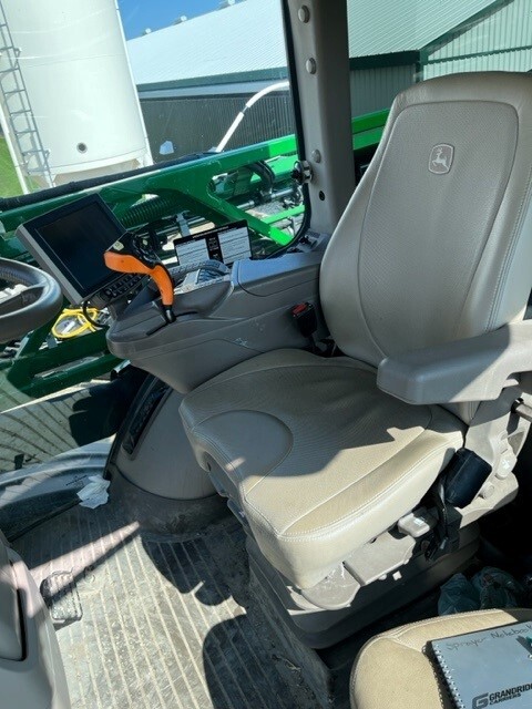 2018 John Deere R4038 Image 6